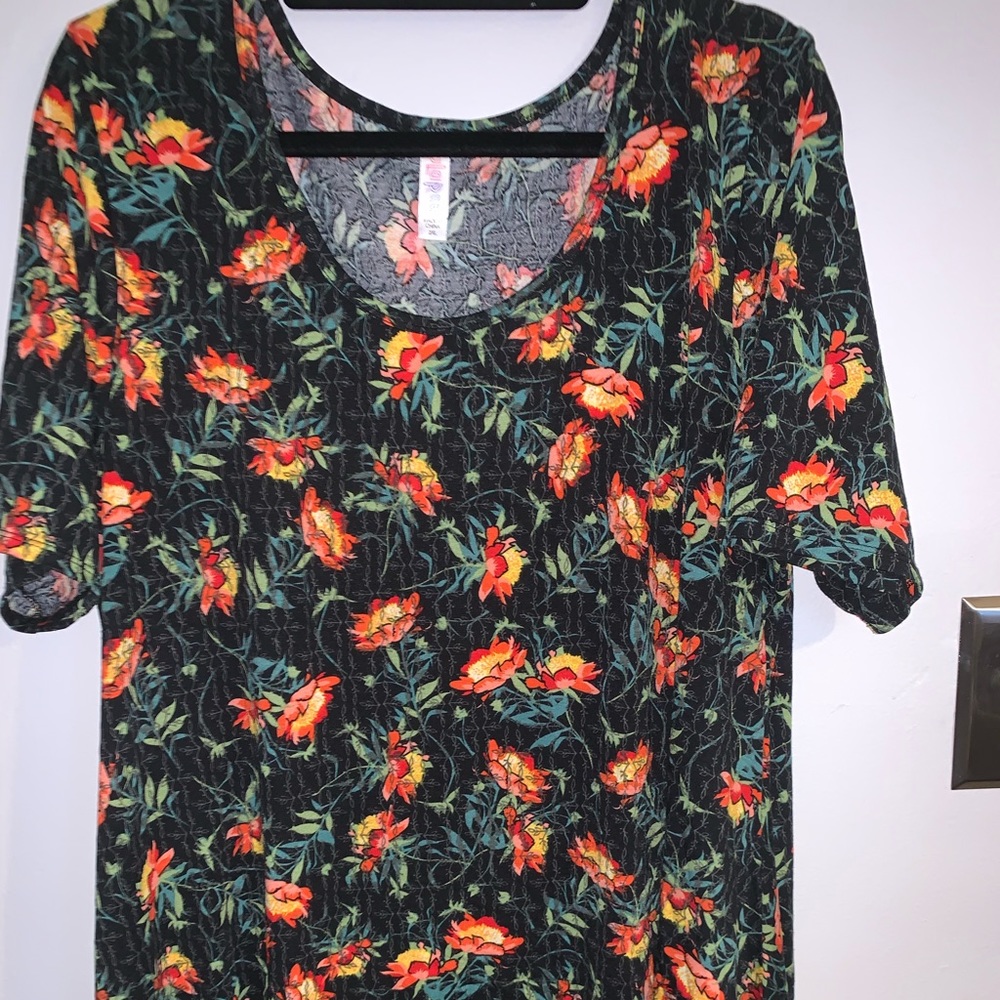 Lularoe perfect tee
